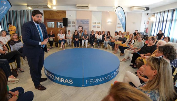 26M.- López Miras: "Aprobaremos Un Plan De Igualdad Que Facilitará La Conciliación Y Reducirá La Brecha Salarial"