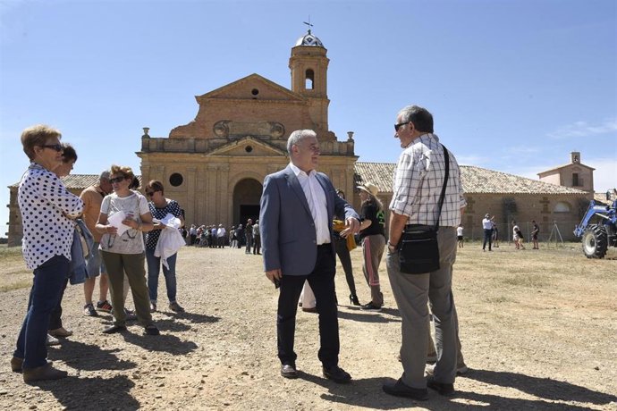 Más de 400 monegrinos acuden a La Cartuja de las Fuentes, donde la DPH va a comenzar el centro de visitantes