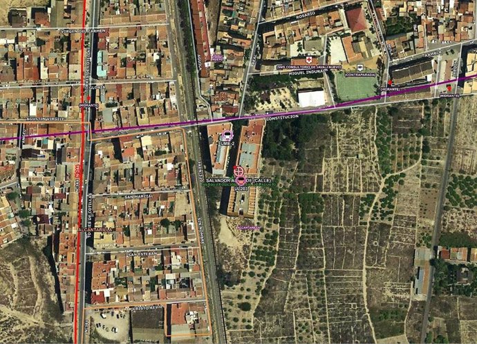 Sucesos.- Bomberos trabajan en el rescate de decenas de personas atrapadas en el incendio de un edificio en Alcantarilla