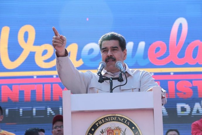 Maduro se solidariza con los venezolanos que resisten "las agresiones" en la Embajada de Washington