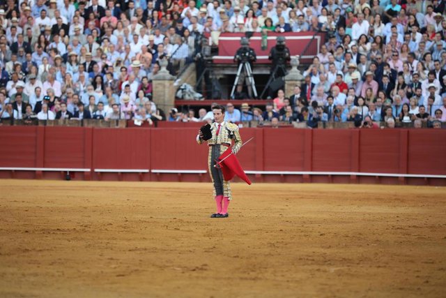 Corrida de abono de la Feria de Abril con toros de Juan Pedro Domecq y Parladé para Morante de la Puebla, Diego Urdiales y José María Manzanares. En la Real Maestranza 