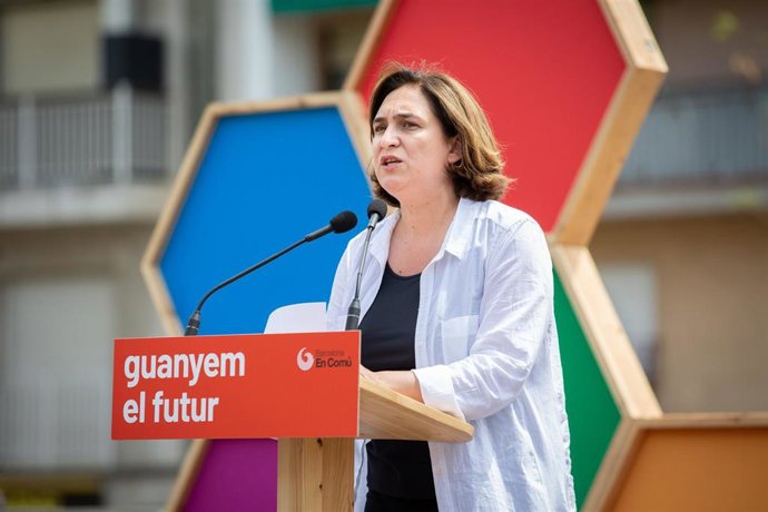 Acto de campaña de Comú Podem en la Plaza Ángel Pestanya en Barcelona