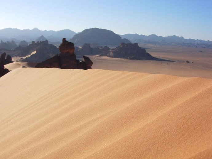 Explicación al misterioso origen del vidrio del desierto de Libia
