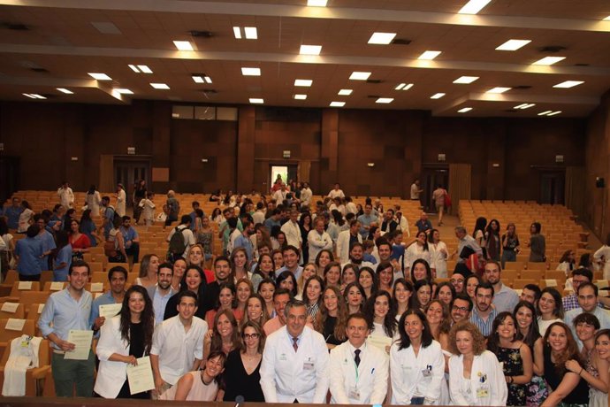 Sevilla.- El Hospital Macarena despide a los 99 especialistas internos residentes que este año concluyen su formación