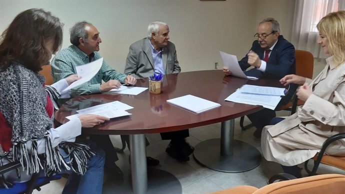 26M-M.- Oviedo- Wenceslao López (PSOE) Compromete La Colaboración Del Ayuntamiento Para Dinamizar El Comercio Local