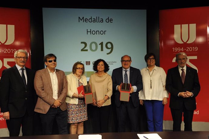 Fundación ONCE y la Xarxa Vives d'Universitats reciben la Medalla de Honor de la CRUE