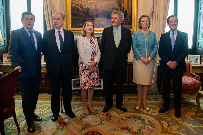 Ana Pastor reúne a los expresidentes del Congreso desde la Transición, en vísperas de abandonar el cargo