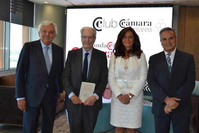 Sevilla.- Antonio Garrigues Walker señala en una conferencia que el populismo y nacionalismo "mandan" en el mundo