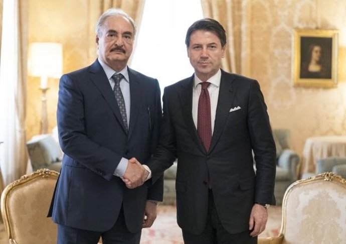 Libia.- El primer ministro italiano llama al alto el fuego en Libia tras verse con Haftar