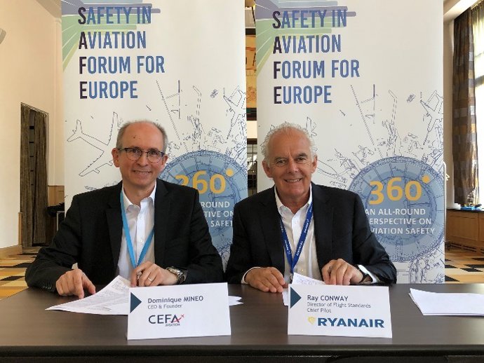 Ryanair firma un acuerdo con Cefa Aviation para expandir el programa de entrenamiento de pilotos