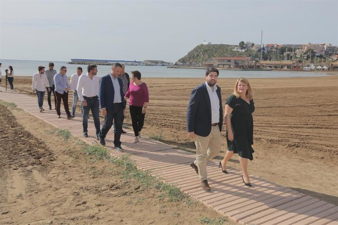 López Miras: "Vamos a convertir la Región de Murcia en un espacio libre de plásticos"