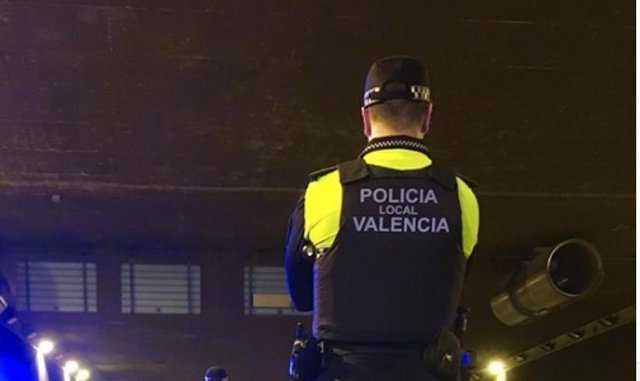 Valencia.- Sucesos.- Detenido tras agredir a su pareja y encerrarla en una habitación junto a su bebé