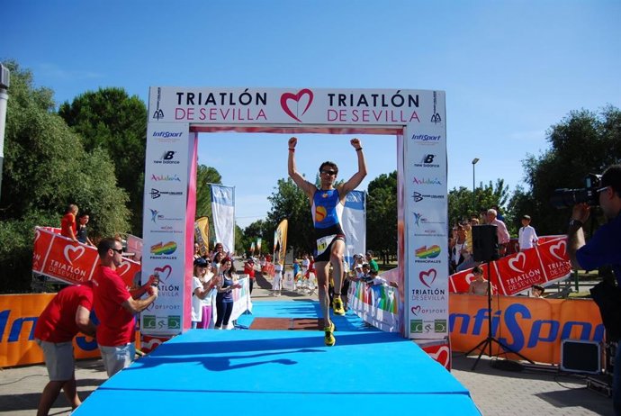 Sevilla.- XXIII Triatlón de Sevilla se disputará el domingo con una etapa final en el Alamillo