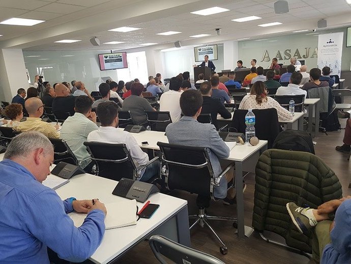 COMUNICADO: Notable éxito en la presentación de Aproinsecta en Asaja Madrid sobre el sector de la insecticultura