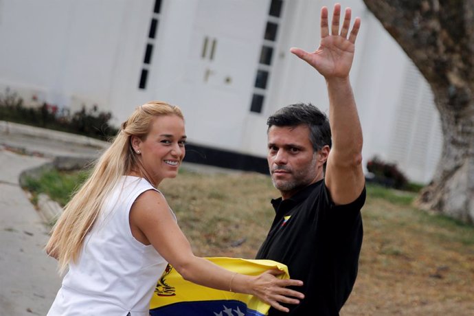España afirma que "limitará" las actividades políticas de Leopoldo López en la Embajada de Venezuela