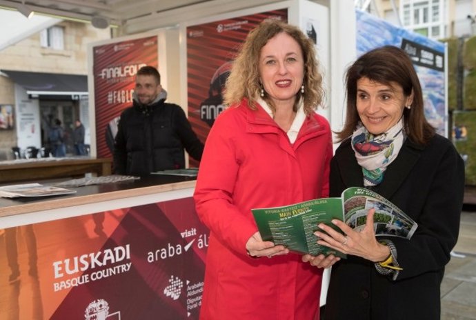 La Plaza de la Virgen Blanca de Vitoria dispone de un punto de información para las aficiones de la Final Four