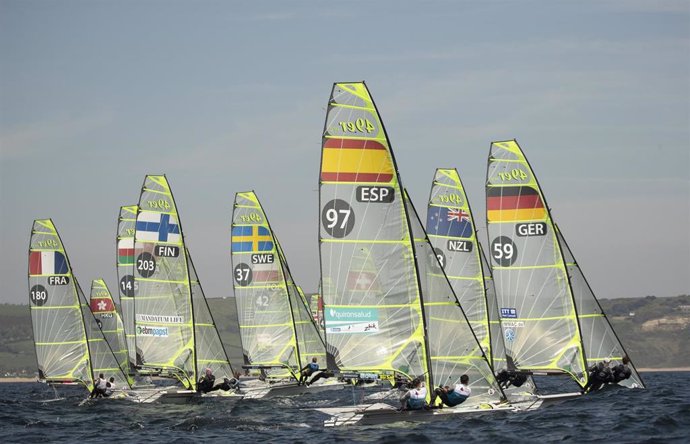 La flota de la clase 49er, durante el Campeonato de Europa.