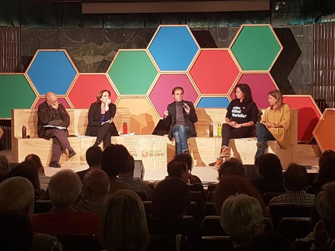 26M.- Colau Exige A Maragall Que No Se Apropie Del 1-O Y Avisa De Que No Aceptarán Lecciones