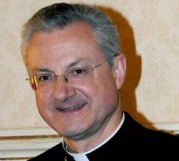 Obispo Joan Enric Vives