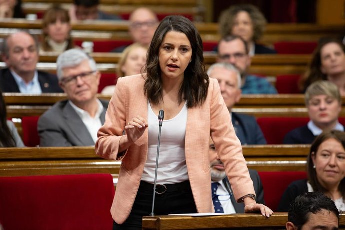 VÍDEO: Arrimadas achaca al 26M el veto a Iceta, pero da por hecho que ERC ya tiene cerrado un pacto con Sánchez