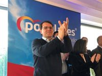 Mañueco acusa a PSOE de "cruzarse de brazos" con los trabajadores de Nissan