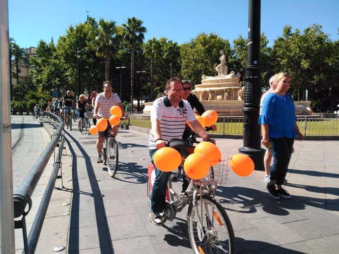 Sevilla.- 26M.- Pimentel lamenta que Sevilla "carece de un sistema de movilidad sostenible"