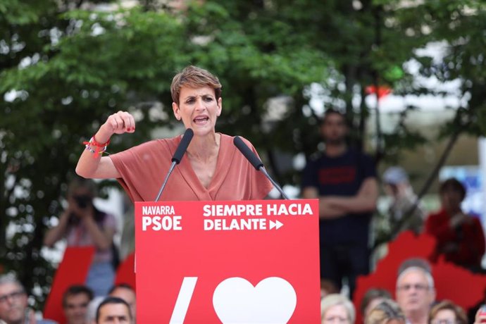 Pedro Sánchez interviene en un acto político del PSOE en Pamplona