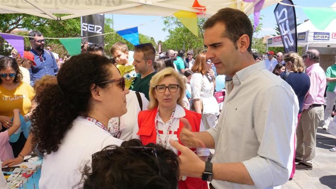 Almería.- 26M.- Fernández-Pacheco valora que Almería tiene "la suerte de contar con familias muy diversas"