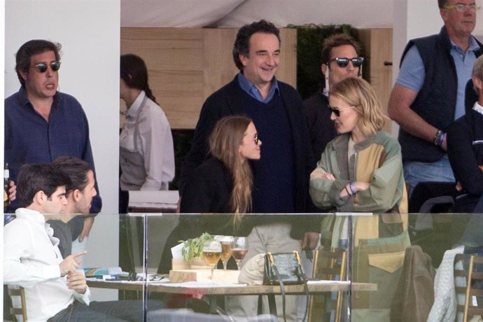 Mar Flores y Elías Sacal o Mary-Kate Olsen con Sarkozy, derroche de amor en la hípica madrileña