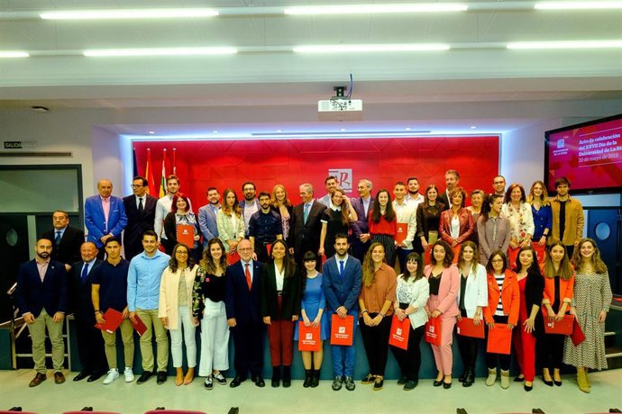 La UR celebra el XXVII Aniversario de su Ley de Creación llamando a la "reflexión" ante "el reino de la superficialidad"