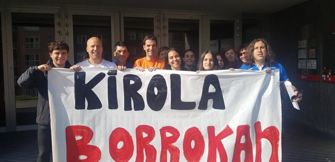 Trabajadores de locales y campos deportivos de Bizkaia realizan su primera jornada de paros parciales