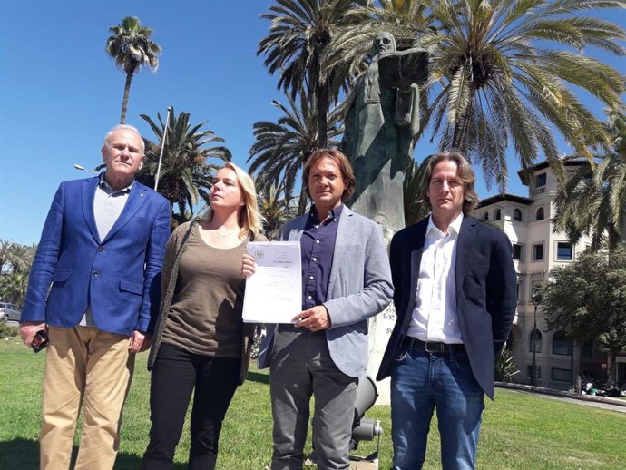 VÍDEO: Vox se compromete ante notario a derogar la Ley de Normalización Lingüíst