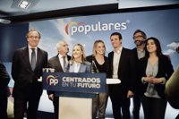 Casado pide unidad a los suyos y dice que el PP "siempre" ha enarbolado la moderación y la centralidad