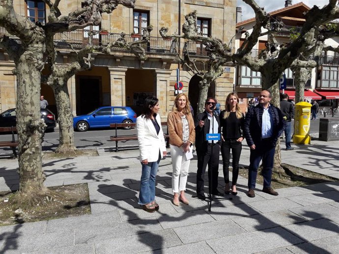 26M.- Tensión En Un Acto Electoral Del PP En Etxarri-Aranatz Con Gritos De Encapuchados