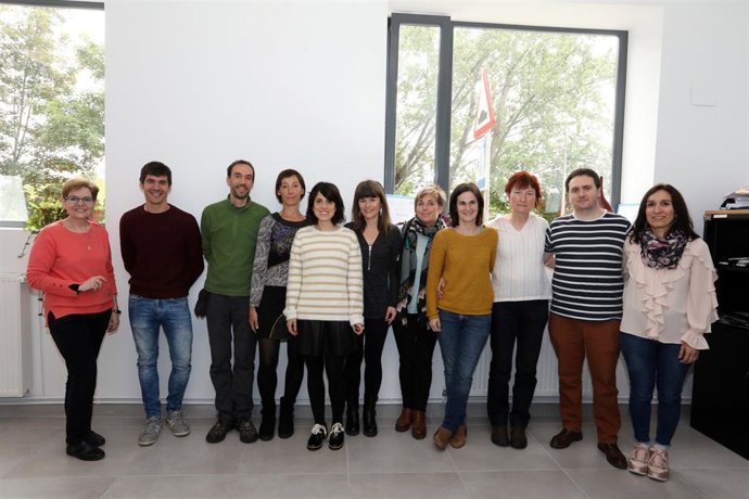 Entidades reciben información sobre la nueva Unidad de Barrio de Rochapea, ubicada en los antiguos Lavaderos