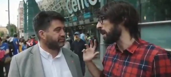 26M.- El Periodista Quique Peinado Explica Junto A Sánchez Mato La Importancia De Que Madrid En Pie Logre Representación