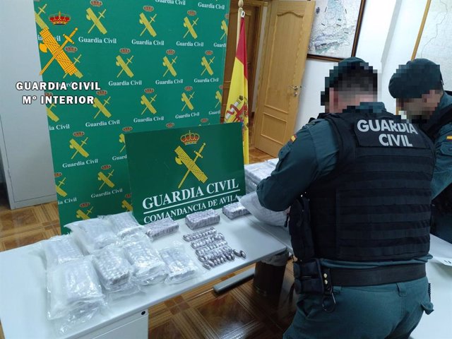 Sucesos.- Dos detenidos en Ávila tras la incautación de cerca de 40 kilos de hachís en 'bellotas' dentro de su coche