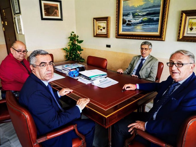 Almería.-Puertos.-El cónsul de Marruecos en Almería y el presidente de la APA analizan la próxima OPE