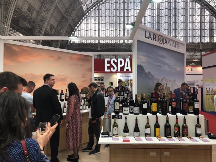 48 Bodegas Promocionan Sus Vinos En El Estand De 'La Rioja Wines' Durante La Feria London Wine