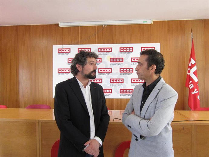 Sarrión explica de manera "sencilla" en un libro la política autonómica de CyL, sobre la que cree que se discute "poco"