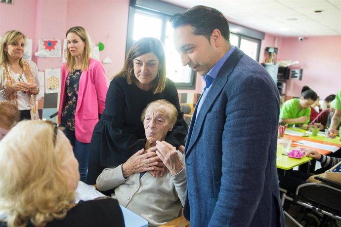 26M.- Buruaga (PP) Unificará, Si Gobierna, Sanidad Y Servicios Sociales En Una Sola Consejería