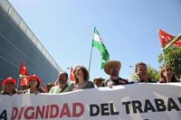 CCOO-A advierte de que los empresarios del campo "no son de fiar" si no aplican el SMI a pesar de que "es una ley"