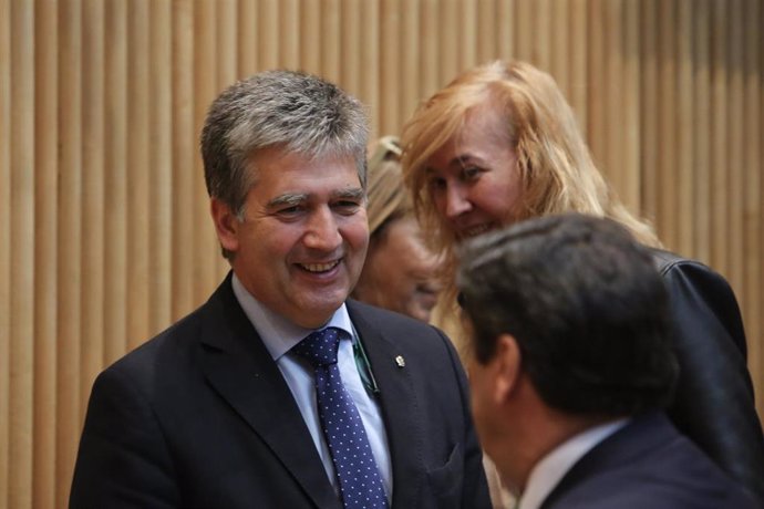 El presidente nacional del Partido Popular, Pablo Casado, preside la reunión de los grupos parlamentarios del Congreso y del Senado, en la Cámara baja