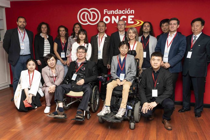 Expertos chinos en turismo accesible visitan Fundación ONCE