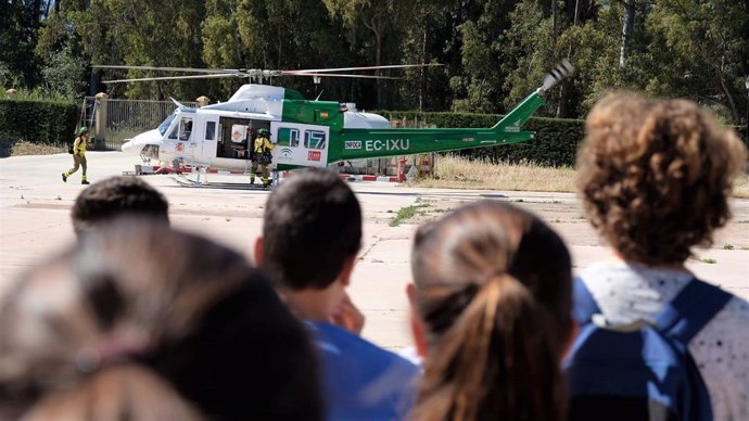Málaga.- Estudiantes galardonados con premios en educación ambiental visitan La Brica