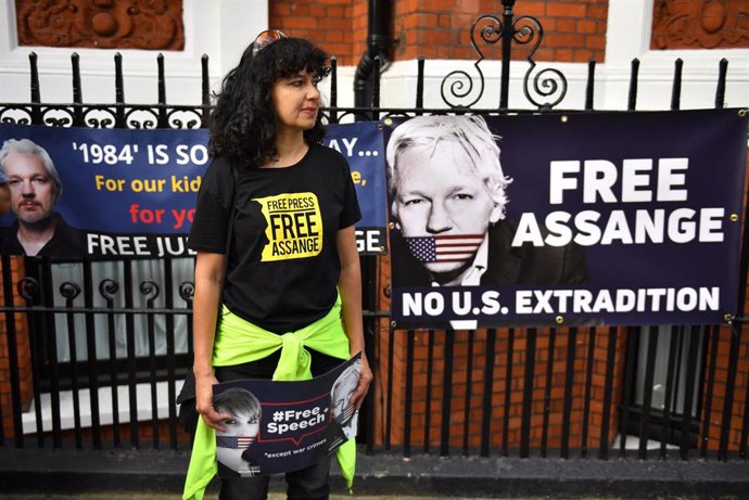 Julian Assange extradition in London