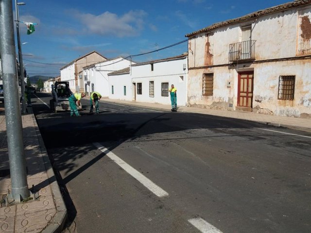 Jaén.- La Delegación de Fomento acomete obras para aumentar la seguridad peatonal en travesías de varios municipios