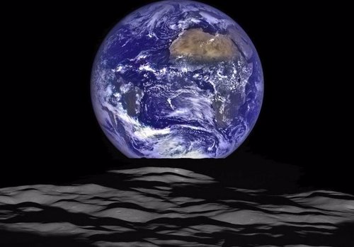 El agua llegó a una Tierra seca con la formación de la Luna