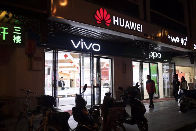 Huawei retail in China