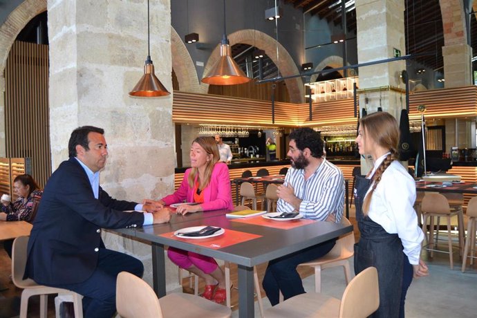 Cádiz.-Cajasol.- Fundación Osborne y Fundación Cajasol ponen en marcha un Encuentro profesional de Hostelería y Turismo